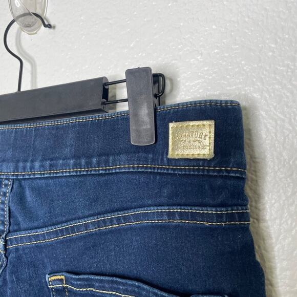 Signature Levis Womens Jeans Size 30 Blue Totally Shaping Pull On Skinny Leg - Picture 15 of 15